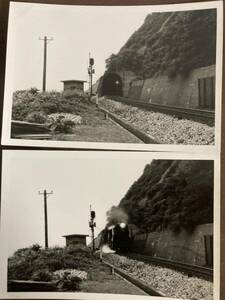 昭和鉄道写真：羽越本線の海岸沿いトンネルを出るD51 502[酒田]/2景。1970年頃撮影。7.7×11.2㎝。