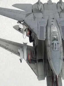 1/144　F-14Bトムキャット1　ディテールアップ完成品　エフトイズ　WTM　WKC