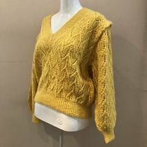 ２枚セット　ローブ　グルカパンツ風　紺のパンツ。ノーブランド　手編み風　ブイネックニット　黄色いセーター。_画像8