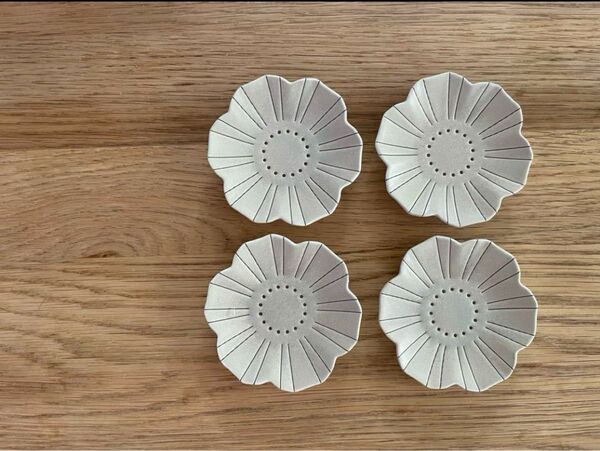 3coins お花の豆皿セット　 食器 白磁 小皿 和食器 取り皿