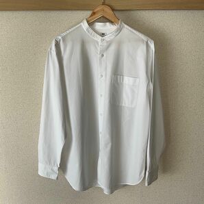 ユニクロのエクストラファインコットンオーバーサイズスタンドカラーシャツ（長袖）