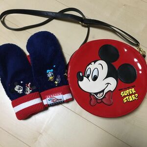 ディズニー　ミッキー　エナメルショルダーバッグ　手袋