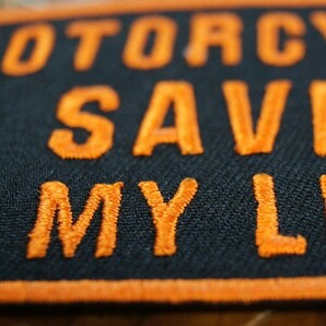 刺繍アイロンワッペン【Motorcycles saved My Life/バイクは俺の人生を救ってくれた】オレンジ 黒 文字 英語 長方形 パッチ バイカーの画像2