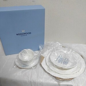 未使用品 WEDGWOOD ウェッジウッド STRAWBERRY AND VINE ストロベリー & バイン 5ピースセット　カップ　ホワイト　プレート　0219-C1-TA1