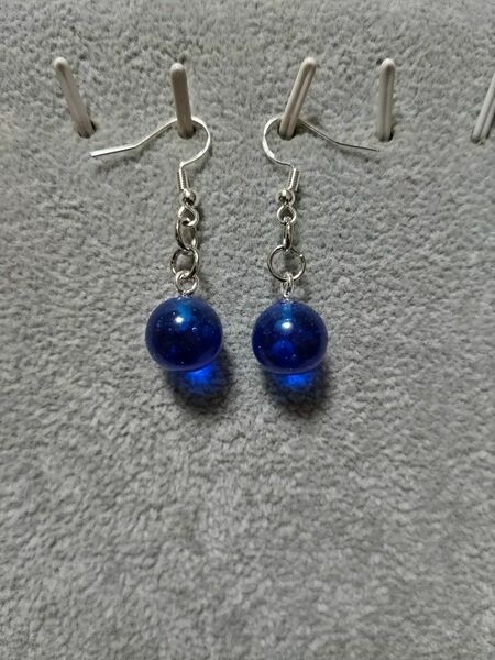 レジン　球体ピアス　ハンドメイド