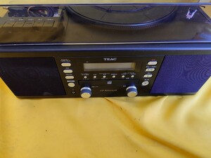 200-81　TEAC　ティアック　LP-R550USB　ターンテーブル/カセットプレーヤー付CDレコーダー　ウォルナット