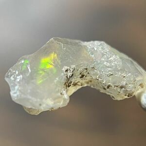 〔 オパール原石　ミニサイズ⑯〕 鉱物標本 エチオピア産 原石　オパール　opal 蛋白石　遊色　鉱物