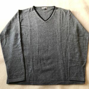 【メンズ】a.v.v HOMME グレー薄手ニット　Ｖネック