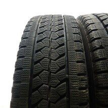 中古タイヤ 185/65R15 101/99L BRIDGESTONE BLIZZAK W979 スタッドレスタイヤ 2本セット エルフ 中古 15インチ_画像2