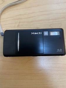 Xacti DSC-J4 サンヨー コンパクトデジタルカメラ バッテリー付属 動作未確認 ジャンク