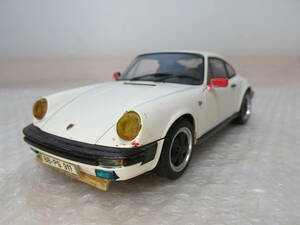 ②　オートアート 1/18 ポルシェ 911 カレラ 白　ホワイト AUTOART