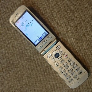 F-01G docomo 液晶に購入時のフィルム貼ったまま