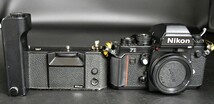 NY2-136【現状品】Nikon　F3　モータードライブ付き　ニコン　一眼レフカメラ　フィルムカメラ　カメラ　簡易動作確認済　中古品　保管品_画像2