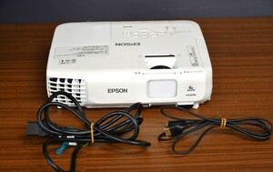 NY2-49【現状品】EPSON　LCD プロジェクター　EB-S03　エプソン　映写機　投影機　透過型液晶方式プロジェクター　通電のみ確認　中古品