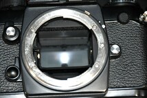 NY2-136【現状品】Nikon　F3　モータードライブ付き　ニコン　一眼レフカメラ　フィルムカメラ　カメラ　簡易動作確認済　中古品　保管品_画像4