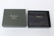 ベルルッティ【Berluti】ホワイト シルク ハンカチ／カリグラフィー柄 イタリア製 33×33cm 箱付属／2312-K0453V(NT)_画像7