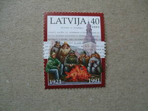 ラトビア　２００１年　独立 10年　１種完　未使用美品