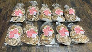 伝統の味わいを守りつつ、ひと手間加えた「手造りソフト紅梅」- 松岡製菓の極上焼き菓子×10袋-J047