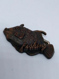 魚　カワハギ　ピンバッジ　昭和レトロ　金属製・フィッシングアクセサリー　釣り