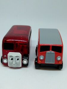 カプセルプラレール　きかんしゃトーマス　バーティ（クリアーラメ）＆ 郵便車　2個セット