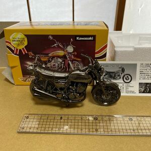 レッドバロン　ミニカー　カワサキ 750-SS 送料520円