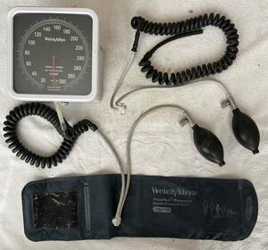 ＷｅｌｃｈＡｌｌｙｎ　ＣＥ０２９７ 大人用　大型アネロイド血圧計　予備ポンプ付き