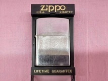 240220●○当時物　1977年製　Zippo　ライター　ジッポ　箱付　ジッポー　オイルライター　ビンテージ　現状品○●_画像1