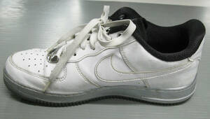 WMNS AIR FORCE 1 '07 SE "WHITE CHROME" DX6764-100 （ホワイト/メタリックシルバー/ブラック/ホワイト）