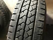 【200系ハイエース】195/80R15 107/105L LTブリヂストンスタッドレスタイヤ 15×6J+35 PCD139.7 6H アルミホイール ４本_画像3