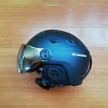 新品未使用 バイザー ヘルメット サイズ M（55cm～58cm）カラー マットブラック スノーボードヘルメット スキーヘルメット ゴーグル _画像5