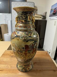 古い薩摩焼 装飾花瓶 金彩彩色盛絵 花魁 騎馬武者図 美品