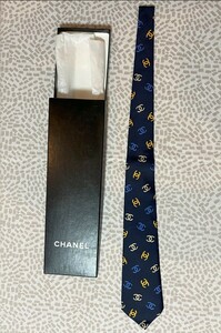 松本市発　CHANEL　シャネル ネクタイ　絹100％　高級シルク　裏地にもココマーク　希少　未使用中古　内部状態確認の為 開封しました