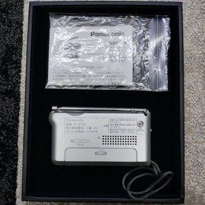 a11. 動作確認済み 美品 Panasonic AM FMレシーバー ラジオ RF-P155の画像2