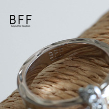 BFF ブランド リングネックレス シルバー 銀色 ダブル 喜平 細身 プルメリア 金属アレルギー対応 専用BOX付属_画像6