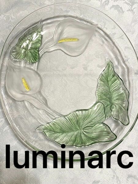 未使用　大皿　luminarc フランス製　楕円形皿 絵柄細工　リュミナルク