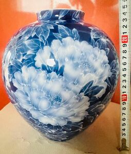 美品花瓶 有田焼作家在銘 花器高さ約25 Cm