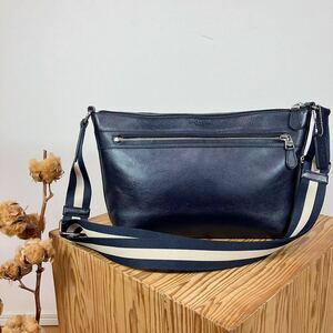 ●定番人気！【美品】COACH コーチ チャールズ トランジット ショルダーバッグ/斜め掛け/ネイビー/F54796/メンズ