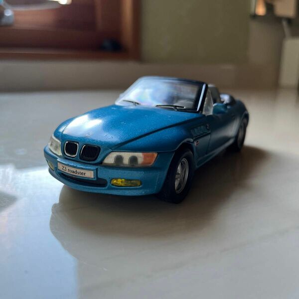 ミニカー　BMW Z3ロードスター　1/28 