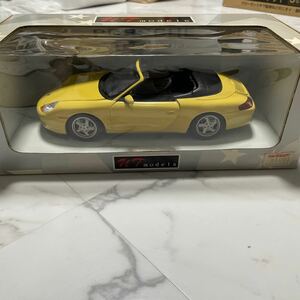 【箱付き】《1/18スケール》Porsche 911 Cabrio UT models ミニカー 模型 コレクション放出 メタルダイキャスト ポルシェ イエロー 黄