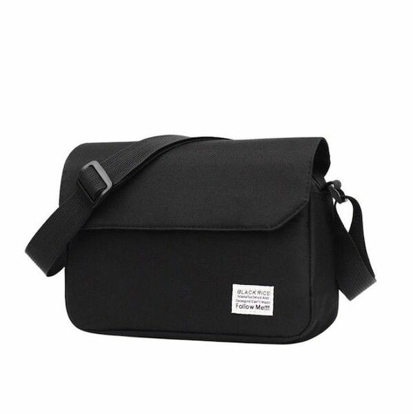 ショルダーバッグ　メッセンジャーバッグ　メンズ　レディース　大容量　黒　ブラック　収納　ポケット　斜めがけ　シンプル　大きめ　鞄