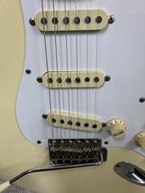 Fender STRATOCASTER フェンダー　ストラトキャスター　エレキギター　ギター　弦楽器　ソフトケース付き_画像5