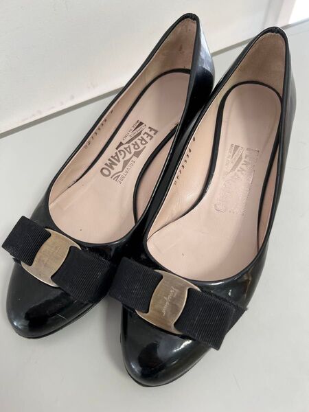 サルヴァトーレフェラガモ パンプス エナメル Ferragamo