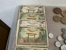 ★11966 日本 古銭 紙幣 貨幣 おまとめ 約500g 旭日10銭銀貨 2銭銅貨 1銭銅貨 など★_画像2