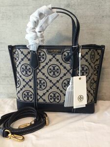 送料無料　新品　トリーバーチ　Tモノグラム スモール トリプルコンパートメント ショルダーバッグ　ハンドバッグ TORYBURCH ネイビー