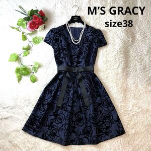 高級感★M’S GRACY エムズグレイシー　ワンピース　総柄　バラ　ローズ　花　フラワー　ネイビー　紺　リボン　黒　38　Ａライン　フレア