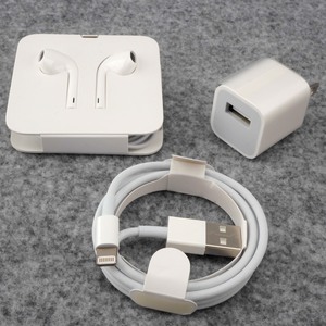 Apple 純正 iPhone用　電源アダプタ＋ライトニングケーブル＋イヤホン　未使用