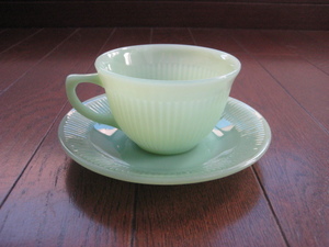 * Fire King cup & saucer je-n Ray Jedi 