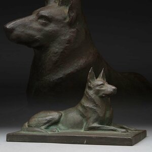 EQ563 金工美術 ブロンズ「ジャーマン・シェパード」置物 幅29cm 重2.7kg・「犬/イヌ/いぬ」オブジェ