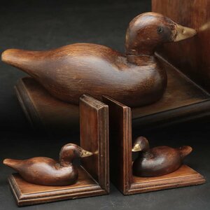 JJ994 時代物 木彫 鴨 デコイ ブックスタンド 一対 幅14cm 総重615g・木製本立・木彫水鳥ブックエンド