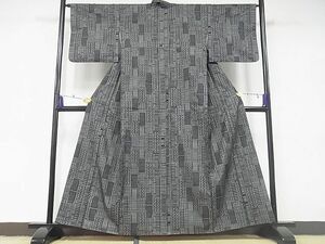 平和屋川間店■本場大島紬　7マルキ　幾何学文様　着丈158cm　裄丈65.5cm　正絹　逸品　B-zg2614